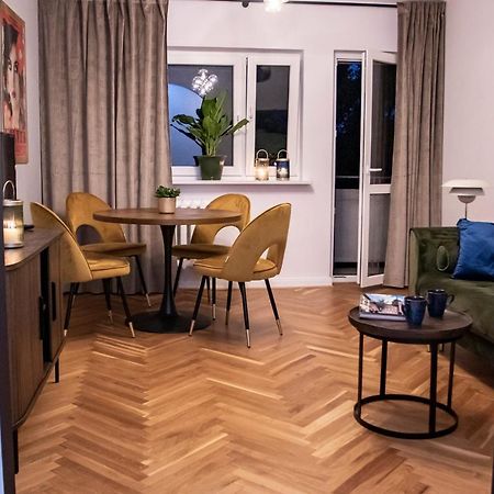Apartament Przy Metrze Wierzbno Z Nuta Vintage Varsovia Exterior foto