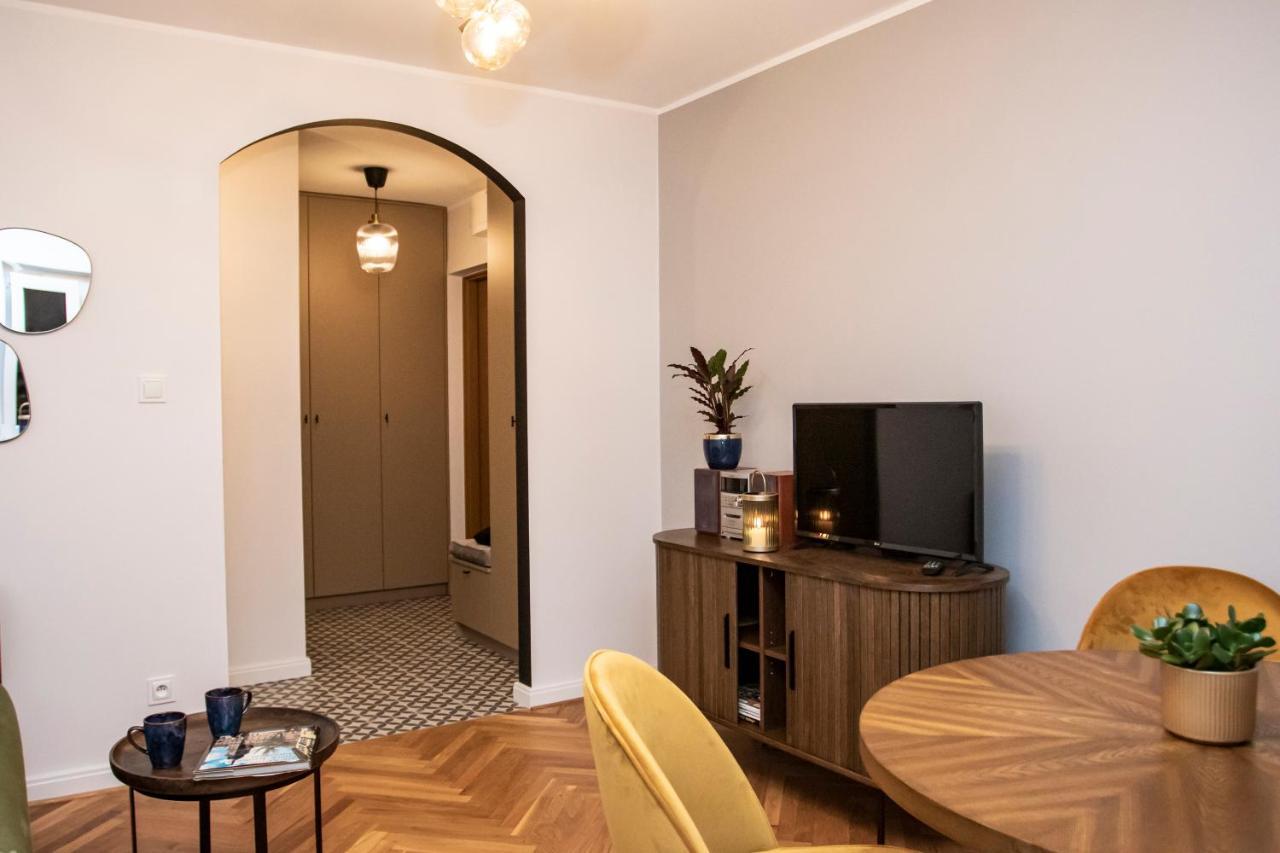 Apartament Przy Metrze Wierzbno Z Nuta Vintage Varsovia Exterior foto